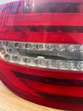 Laden Sie das Bild in den Galerie-Viewer, Rückleuchte Mercedes-Benz W204 A2048201864 Links Rearlight RUK6973016867ys