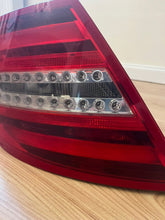 Laden Sie das Bild in den Galerie-Viewer, Rückleuchte Mercedes-Benz W204 A2048201864 Links Rearlight RUK6973016867ys
