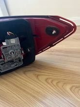 Laden Sie das Bild in den Galerie-Viewer, Rückleuchte Mercedes-Benz W204 A2048201864 Links Rearlight RUK6973016867ys