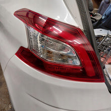Laden Sie das Bild in den Galerie-Viewer, Rückleuchte Peugeot 308 Links Rearlight RUK7121980253fj