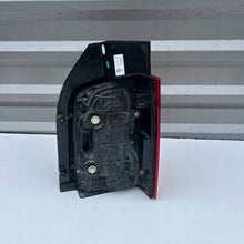 Laden Sie das Bild in den Galerie-Viewer, Rückleuchte VW Transporter 7LA945095A Links Rearlight RUK7150653205vc