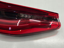 Laden Sie das Bild in den Galerie-Viewer, Rückleuchte BMW 6 G32 7376485 Ein Stück (Rechts oder Links) Rearlight RUK7223076179eb