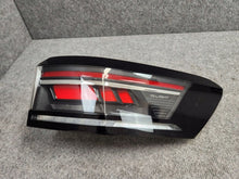 Load image into Gallery viewer, Rückleuchte VW Passat 3J0945208 Rechts Rearlight RUK7225952007ee