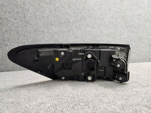 Load image into Gallery viewer, Rückleuchte VW Passat 3J0945208 Rechts Rearlight RUK7225952007ee