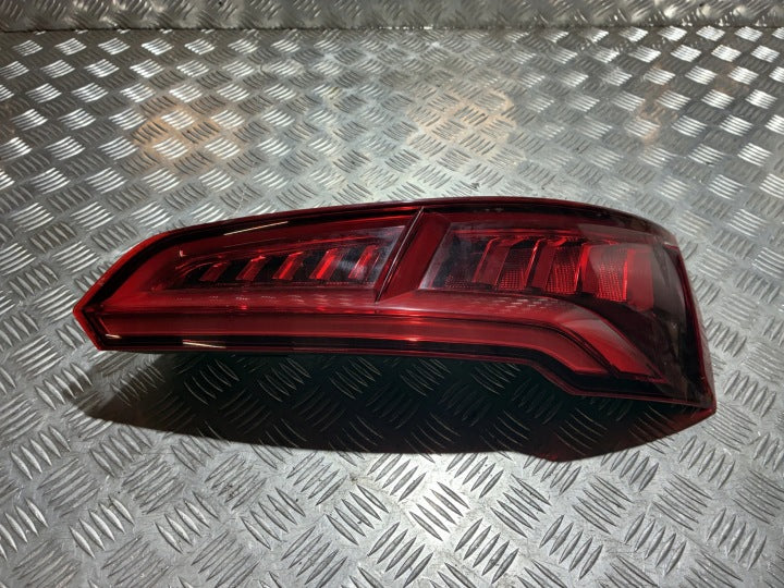 Rückleuchte Audi Q5 80A945094B Rechts Rearlight RUK7405654623zv