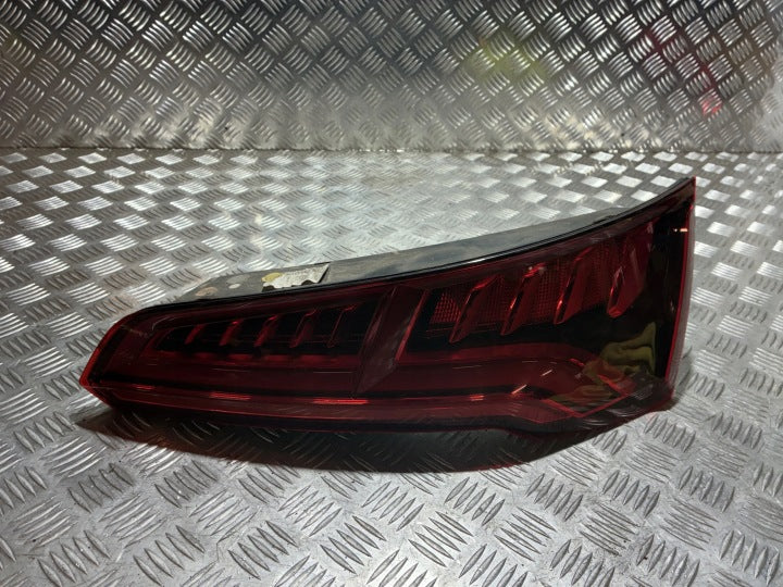 Rückleuchte Audi Q5 80A945094B Rechts Rearlight RUK7405654623zv