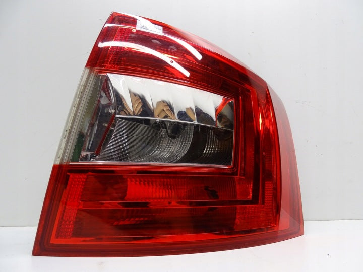 Rückleuchte Skoda Octavia III 5E9945096 Ein Stück (Rechts oder Links) Rearlight RUK7642626463ms