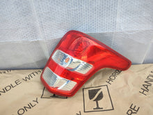 Laden Sie das Bild in den Galerie-Viewer, Rückleuchte Mitsubishi L200 ADN231-0000 Rechts Rearlight RUK7678428356lp