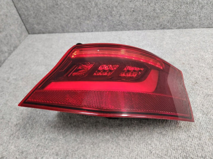 Rückleuchte Audi A3 8V3945096B Rechts Rearlight RUK7741313054iw