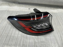 Load image into Gallery viewer, Rückleuchte Renault E-Tech Links Rearlight RUK7755260268ls