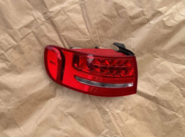 Rückleuchte Audi A4 8K9945095B Links Rearlight RUK7763303655sz