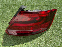 Laden Sie das Bild in den Galerie-Viewer, Rückleuchte Audi A3 Sportback 8V4945096A Ein Stück (Rechts oder Links) Rearlight RUK8051464847fm