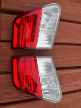 Laden Sie das Bild in den Galerie-Viewer, Rückleuchte Toyota Avensis Rechts Rearlight RUK8122126098fa