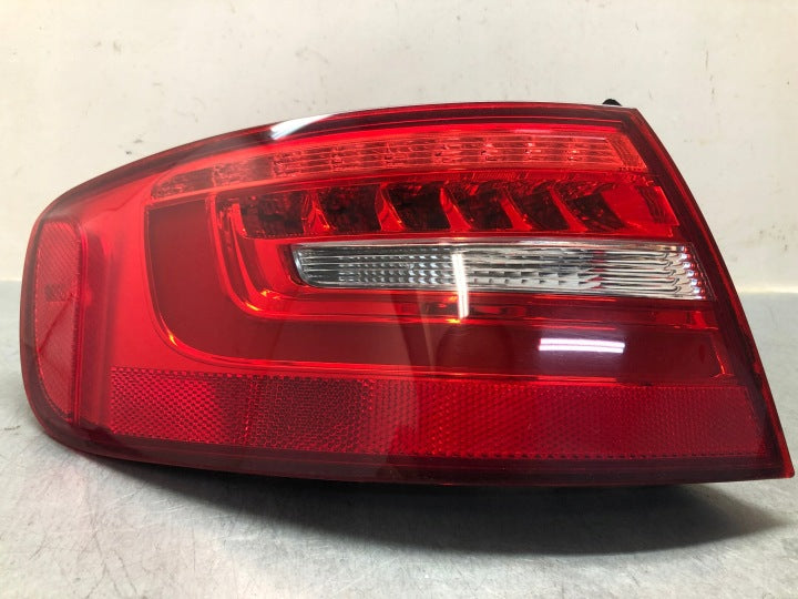 Rückleuchte Audi A4 B8 8K9945095D 8K9945096D Ein Satz Rearlight RUK8146990677zm