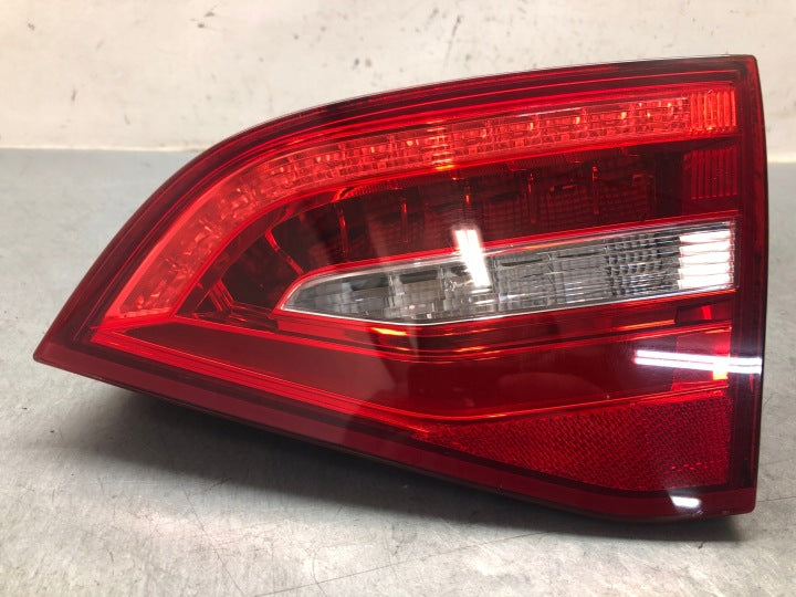 Rückleuchte Audi A4 B8 8K9945095D 8K9945096D Ein Satz Rearlight RUK8146990677zm