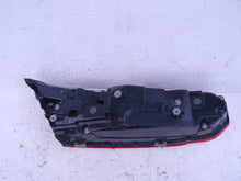 Laden Sie das Bild in den Galerie-Viewer, Rückleuchte BMW H8744578013 Rechts Rearlight RUK8256877002ph
