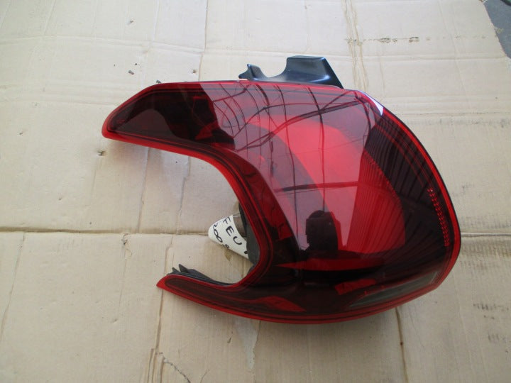 Rückleuchte Peugeot 2008 9826730480-04 Links Rearlight RUK8298041673os