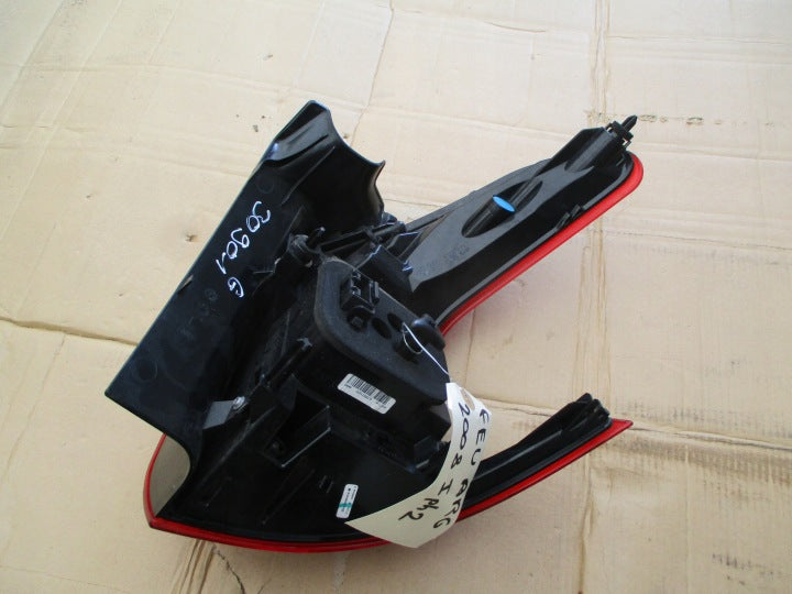 Rückleuchte Peugeot 2008 9826730480-04 Links Rearlight RUK8298041673os