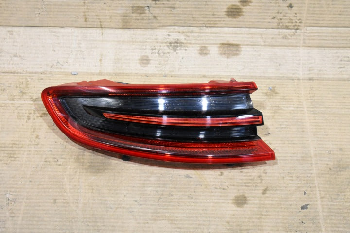 Rückleuchte Porsche Macan 95B945095E Links Rearlight RUK8606386401ir