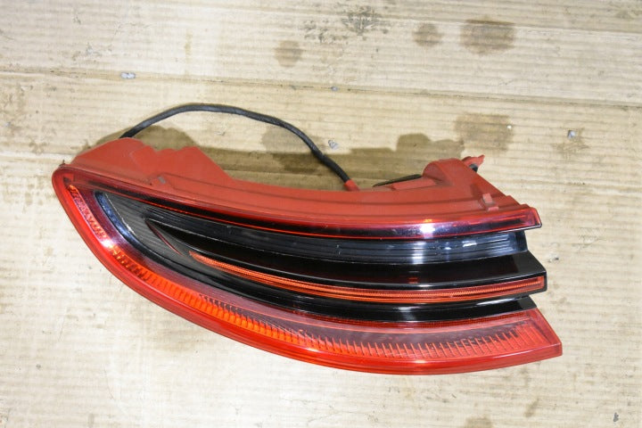 Rückleuchte Porsche Macan 95B945095E Links Rearlight RUK8606386401ir