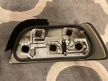 Load image into Gallery viewer, Rückleuchte BMW 3 E36 Coupe 295401 295402 Ein Satz Rearlight RUK8726939134xh