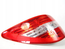 Laden Sie das Bild in den Galerie-Viewer, Rückleuchte Mercedes-Benz W251 A2518201964 Links Rearlight RUK8747864651rb