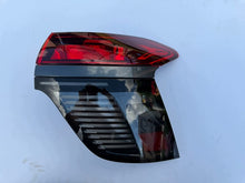 Laden Sie das Bild in den Galerie-Viewer, Rückleuchte Audi Q7 4MQ945092C Rechts Rearlight RUK8968872545sl