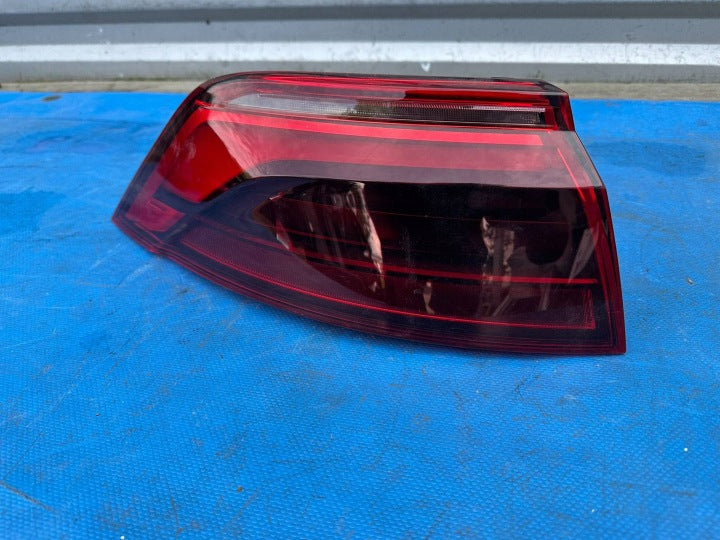 Rückleuchte Audi Q8 4M8945069AA Links Rearlight RUK9018979174al