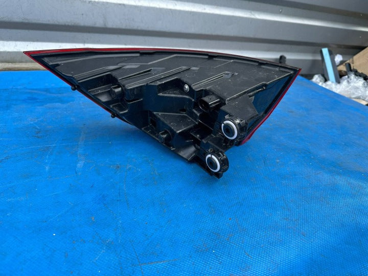 Rückleuchte Audi Q8 4M8945069AA Links Rearlight RUK9018979174al