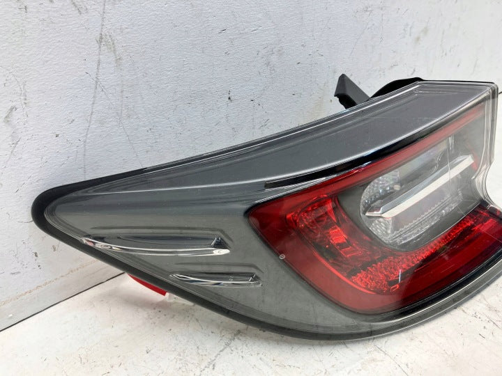 Rückleuchte Toyota Corolla Hatchback OYT17242 Links Rearlight RUK9040024951jb
