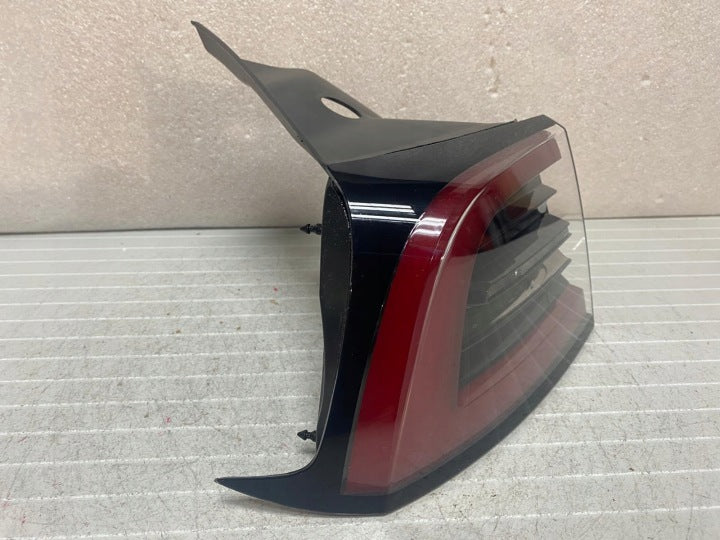 Rückleuchte Tesla Model Y 1077399-00D Links Rearlight RUK9102812714tw