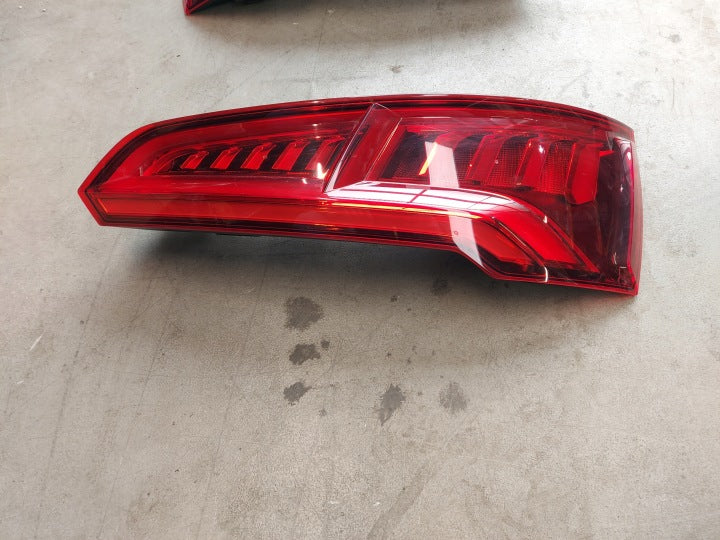 Rückleuchte Audi Q5 80A915094B Rechts Rearlight RUK9186096601uf