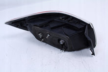 Laden Sie das Bild in den Galerie-Viewer, Rückleuchte Mazda 3 Rechts Rearlight RUK9215248614zf