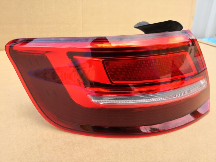Rückleuchte Audi A3 8V4945069 Links Rearlight RUK9255363882hb