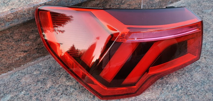Rückleuchte Audi Q3 83A945091 Links Rearlight RUK9368334231mn