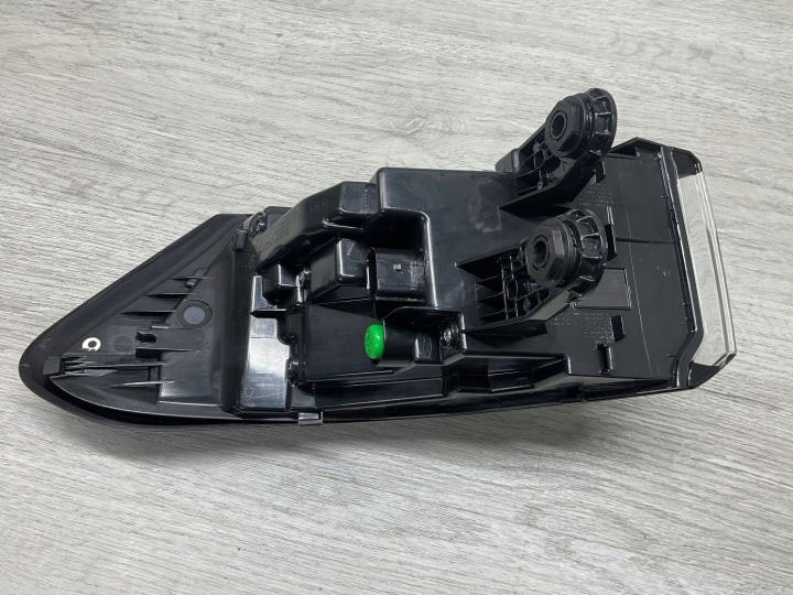 Rückleuchte VW I 14B945207A Links Rearlight RUK9576545944po