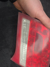 Laden Sie das Bild in den Galerie-Viewer, Rückleuchte Audi A6 C6 4F9945094E Rechts Rearlight RUK9815552363to