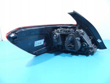 Laden Sie das Bild in den Galerie-Viewer, Rückleuchte Peugeot 301 9817299580 Rechts Rearlight RUK9828477515hz