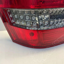 Laden Sie das Bild in den Galerie-Viewer, Rückleuchte Mercedes-Benz 2048202564 Links Rearlight RUK9882068420dk