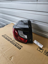 Laden Sie das Bild in den Galerie-Viewer, Rückleuchte Toyota Yaris Links Rearlight RUK9905482987lu
