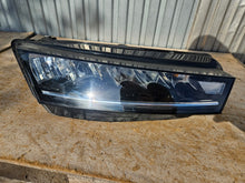 Laden Sie das Bild in den Galerie-Viewer, Frontscheinwerfer Skoda Octavia IV 5E4941016 Rechts Scheinwerfer Headlight SCH1000208239cr