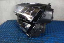 Laden Sie das Bild in den Galerie-Viewer, Frontscheinwerfer Skoda Karoq CART57B941009 Links Scheinwerfer Headlight SCH1000899468qq