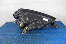 Laden Sie das Bild in den Galerie-Viewer, Frontscheinwerfer Skoda Karoq CART57B941009 Links Scheinwerfer Headlight SCH1000899468qq
