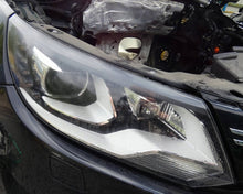 Laden Sie das Bild in den Galerie-Viewer, Frontscheinwerfer VW Tiguan 5N1941752 Rechts Scheinwerfer Headlight SCH1013955944tt