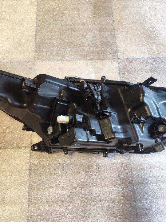Frontscheinwerfer Toyota Yaris 81150K0080 Links Scheinwerfer Headlight SCH1015975935gs