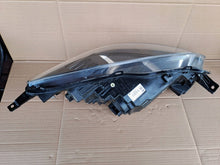 Laden Sie das Bild in den Galerie-Viewer, Frontscheinwerfer Ford Kuga 90187818 Links Scheinwerfer Headlight SCH1018690267qs