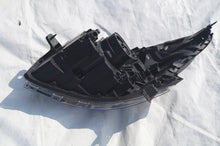 Laden Sie das Bild in den Galerie-Viewer, Frontscheinwerfer Opel Vivaro B 260101586 Rechts Scheinwerfer Headlight SCH1019551548sl
