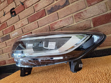 Laden Sie das Bild in den Galerie-Viewer, Frontscheinwerfer Renault Kadjar 260608385R 260105570R Rechts Headlight SCH1025684415zi