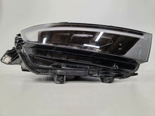 Laden Sie das Bild in den Galerie-Viewer, Frontscheinwerfer Opel Astra L 9851881180 Rechts Scheinwerfer Headlight SCH1034132738ik