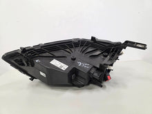 Laden Sie das Bild in den Galerie-Viewer, Frontscheinwerfer Opel Astra L 9851881180 Rechts Scheinwerfer Headlight SCH1034132738ik